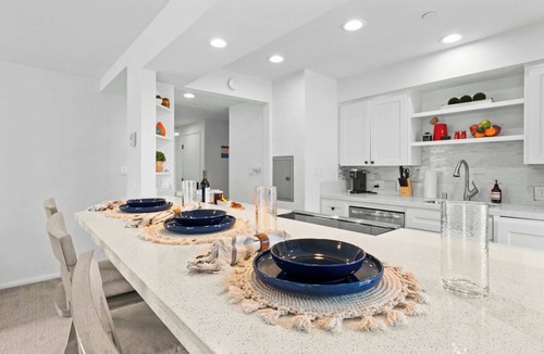 Village of La Jolla Condo | Partial ocean views, A/C, steps to tide pools