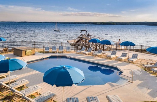 Boothbay Harbor Cabin | Partial Oceanview Lodge | 2 Queens + Porch