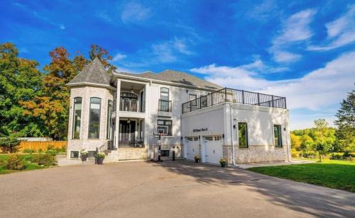 Brampton Villa | Parties, Weddings or Holiday Gateway - A perfect place for your small gatherings