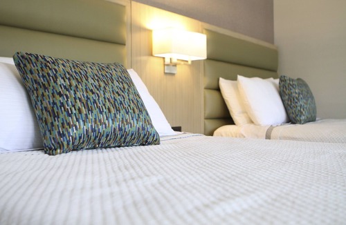 Pasadena Hotel | Pasadena Inn at Old Town
