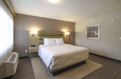 Pasadena Hotel | Pasadena Inn at Old Town