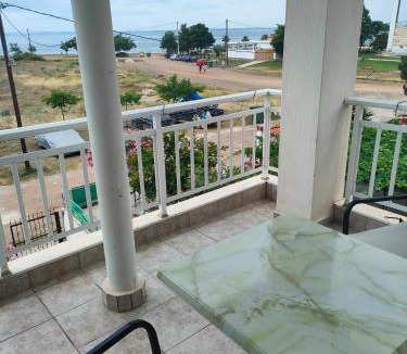 Psakoudia Apartment | Paschalia sea view studios