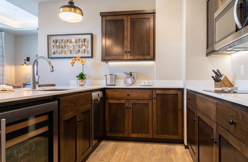 Paso Robles Condo | Paso Park Suite 201-Distinctive Balcony Suite Right in Downtown Paso Robles!