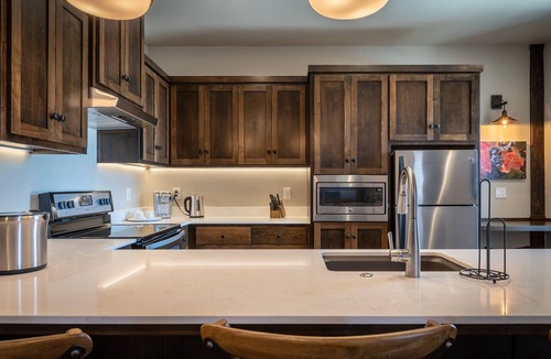 Paso Robles Condo | Paso Park Suite 202-Gracious Suite Living Above Downtown Paso Robles!