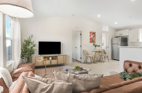 Paso Robles House | Paso Robles Wine Country Hillside + Panoramic Views + Covered Patio Dining