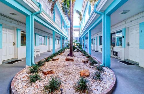 Pass-a-Grille Historic District House | Pass-A-Grille Beach Retreat Unit 8