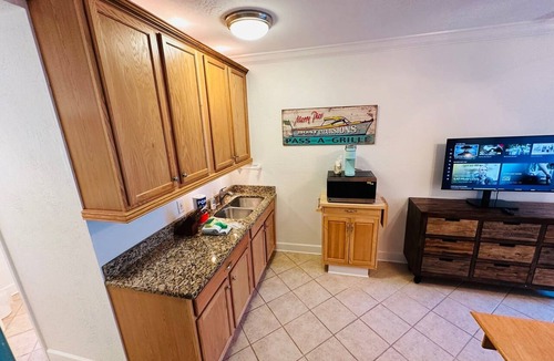 Pass-a-Grille Historic District Apartment | Pass a grille Gulf Way Beachfront 19
