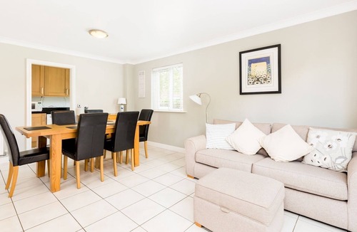 Leamington Spa House | Pass the Keys | Spacious 4Bed Warwick Family Home, with Parking