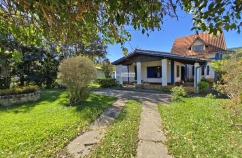 Passa Quatro House | Passa Quatro- CASA INTEIRA RUSTICA para até 9 pessoas
