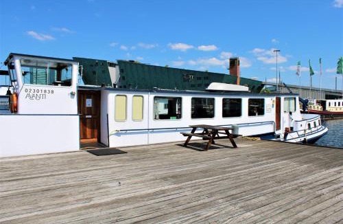 Nieuwmarkt en Lastage Boat Rental | Passengership Avanti