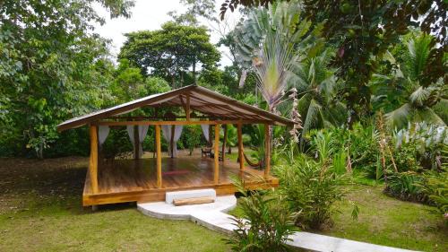 Cahuita Cabin | Passion Fruit Lodge