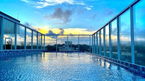 Ingleses Sul Apartment | Passos da praia c/piscina apto iluminado e novo