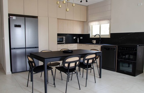 Katamon Apartment | Pastoral Old Katamon Penthouse