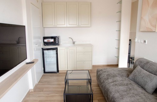 Katamon Apartment | Pastoral Old Katamon Penthouse