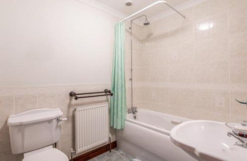 Pickering House | Pasture View - Uk49962