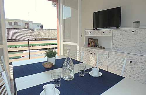 Lido di Pomposa Apartment | Pasubio 1 - Three-room apartment with air conditioning near the sea.