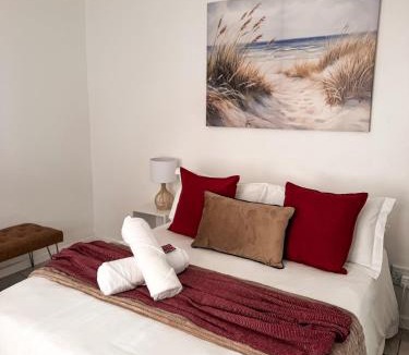 Hermanus City-Centre Apartment | Paterson Place Studios