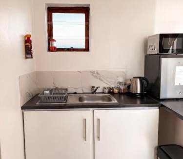 Hermanus City-Centre Apartment | Paterson Place Studios