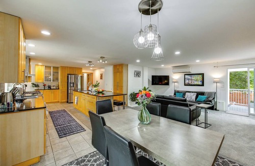 Education Hill Apartment | Patio & Grill: Dog-Friendly Redmond Getaway!