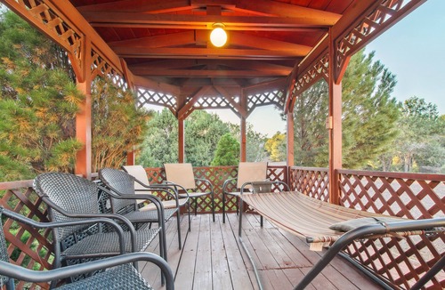 Show Low Apartment | Patio, Grill & Fire Pit: Show Low Escape!
