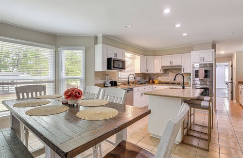 Santee House | Patio + Pool Table: Lake Marion Getaway