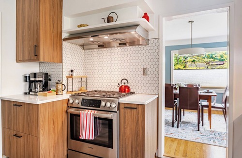 Phinney Ridge House | Patio with BBQ+fire pit, Bus to World Cup Stadium, Rec room with TV/Foosball