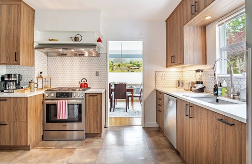 Phinney Ridge House | Patio with BBQ+fire pit, Bus to World Cup Stadium, Rec room with TV/Foosball
