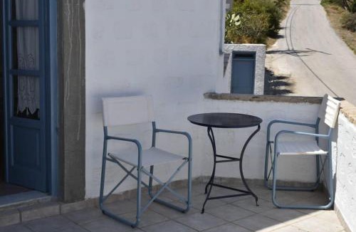 Grikos Apartment | Patmos Cute Seafront Studio Escape for 2