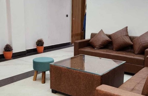 Mayapur Hotel | Patram Haveli