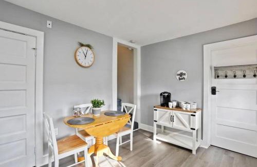 Frederick House | Patty's Place - Private and Convenient EV-Friendly Apartment near Downtown