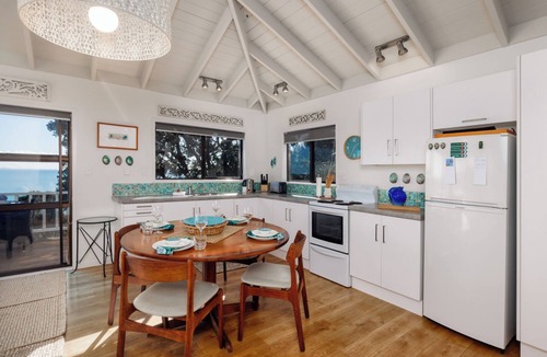 Coopers Beach House | Paua Shell - Coopers Beach Holiday Home