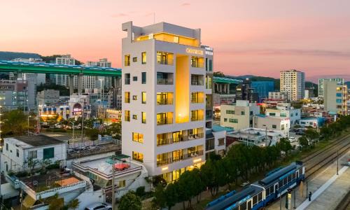 Haeundae House | Paul Mare Pool Villa