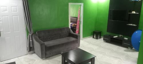 Loburo Apartment | PAUL's PLACE