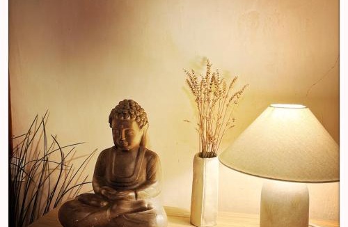 Saint-Arcons-d'Allier Bed & Breakfast | Pause bien-être & nature dans la chambre du moine