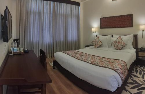 Manali Resort | Pause By the Woods