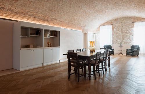Peschiera del Garda City Centre Apartment | Pavillon Apartments