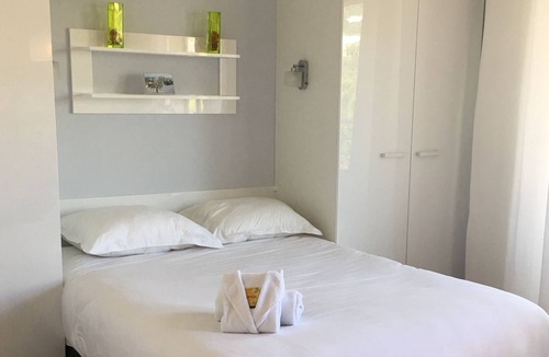 California - Pezou Hotel | PAVILLON BEL AIR