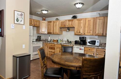 Brian Head Apartment | Paws and Petals Steps to Trails and Mountain Views