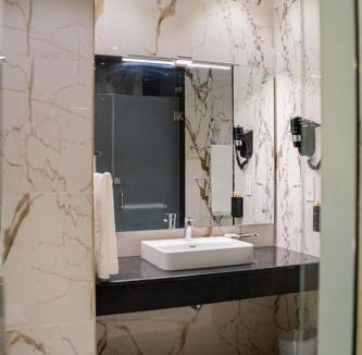 Gulberg Apartment | Pay & Stay