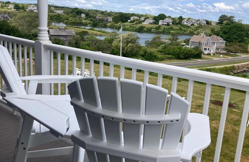 Block Island Hotel | Payne's Harbor View Inn