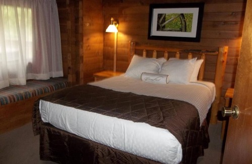 Kohls Ranch Cabin | Payson | Peaceful Cabin Stay | Pool + Hot Tub