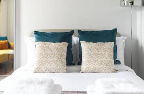 Colville Apartment | PBC | Modern Studio Apartment in Paddington DT9