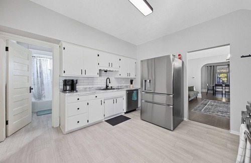 West Seventh House | Peace: 4BR-2BT, 2 Kitchens/2 Living Rms