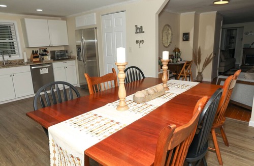 Burks Fork House | Peace and Pinecones Cottage by Buffalo Mountain Getaway