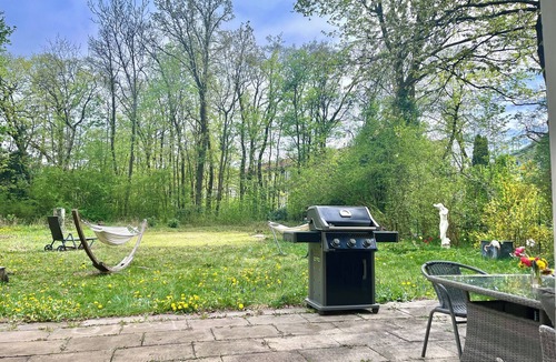 Munchen District Villa | Peace and quiet in the city: large house near Munich ideal for families with a garden