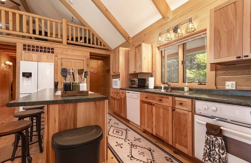 Arkdale Cabin | PEACE AND QUIET SAND VALLEY Spacious log home with tranquil lake view