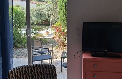 Eyragues Apartment | Peace and relaxation in the heart of Provence