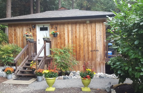 Roberts Creek Cottage | Peace and Tranquility await you!