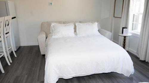 Carrollton Apartment | Peace Barn Getaway
