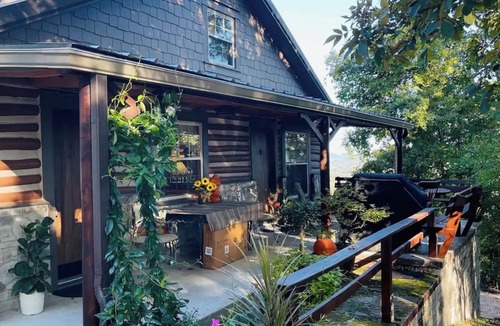 Eureka Springs Cabin | Peace Mountain Lodge